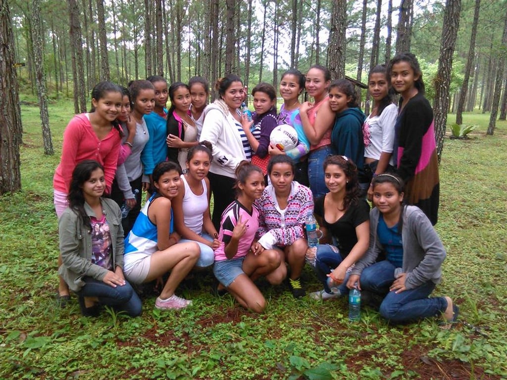 Diese Mädchen nehmen an einem Sommerlager von AMCC teil, © AMCC