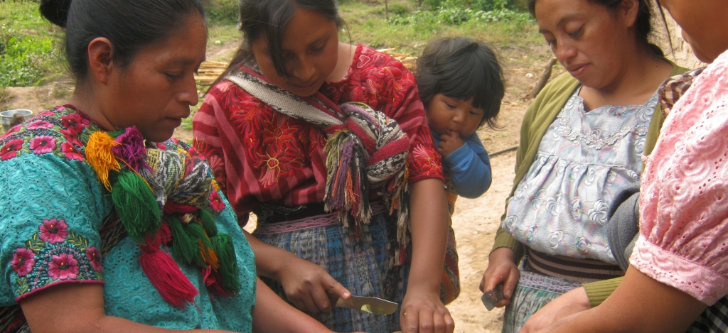 Vom Weltgebetstag gefördertes Projekt von ADEMI in Guatemala: Kurs zu Frauengesundheit. © ADEMI 